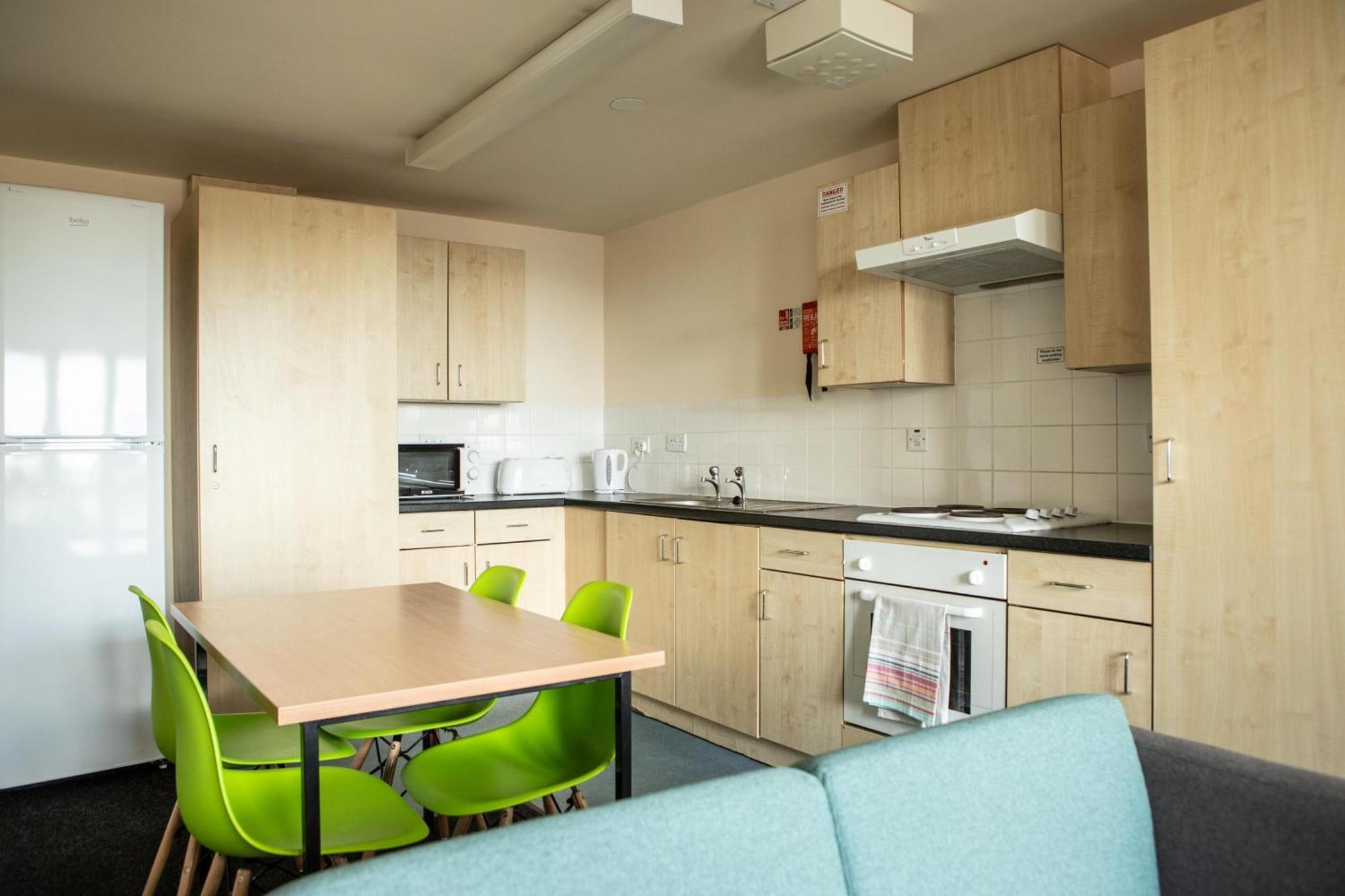 Rusholme Place Манчестър Екстериор снимка